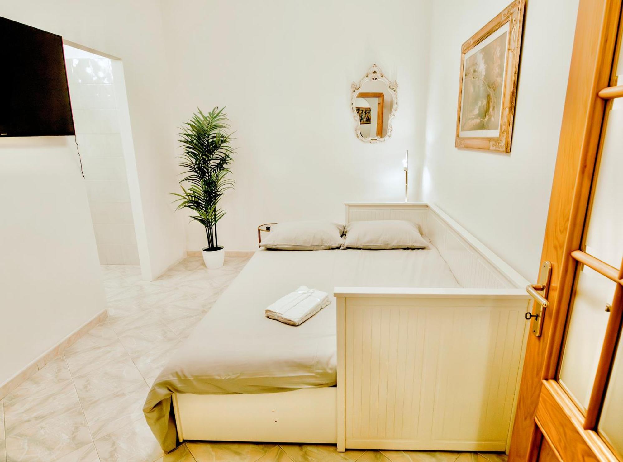 Golden Luxury - San Giovanni - 10 Min To Basilica Of San Giovanni - 25 Min To Colosseum Appartamento